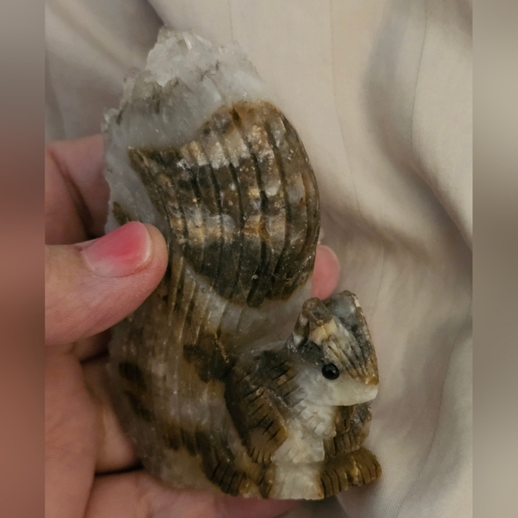 160g, Quartz Carved Squirrel, New! - Picture 10 of 14